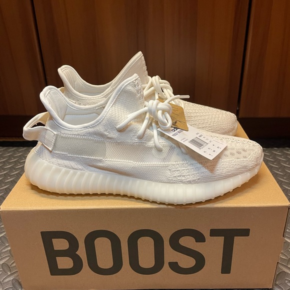 YEEZY Boost 350 V2 Bone Size 10 - Picture 4 of 6